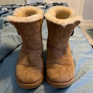 Uggs size 6.5. Great condition.